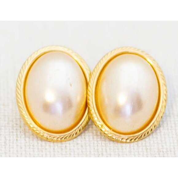 Vintage Victorian Oval Faux Pearl Gold Tone Stud Earrings - G1 - Picture 2 of 3
